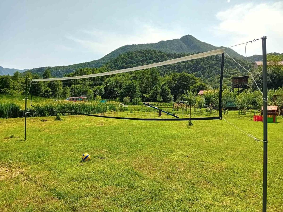 Camp Sunny Hills Hotel Вирпазар Екстериор снимка